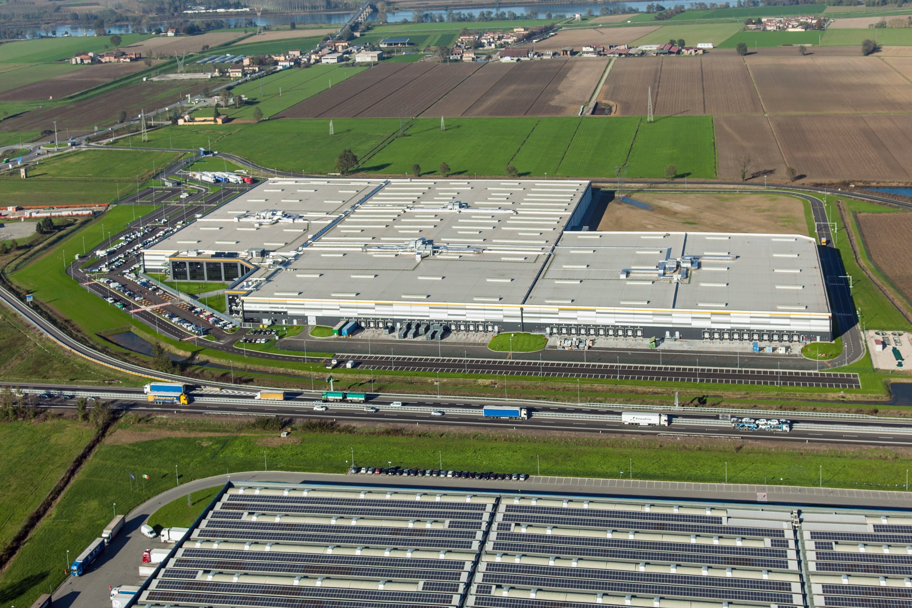 Più logistica per Amazon e Yoox MilanoFinanza News