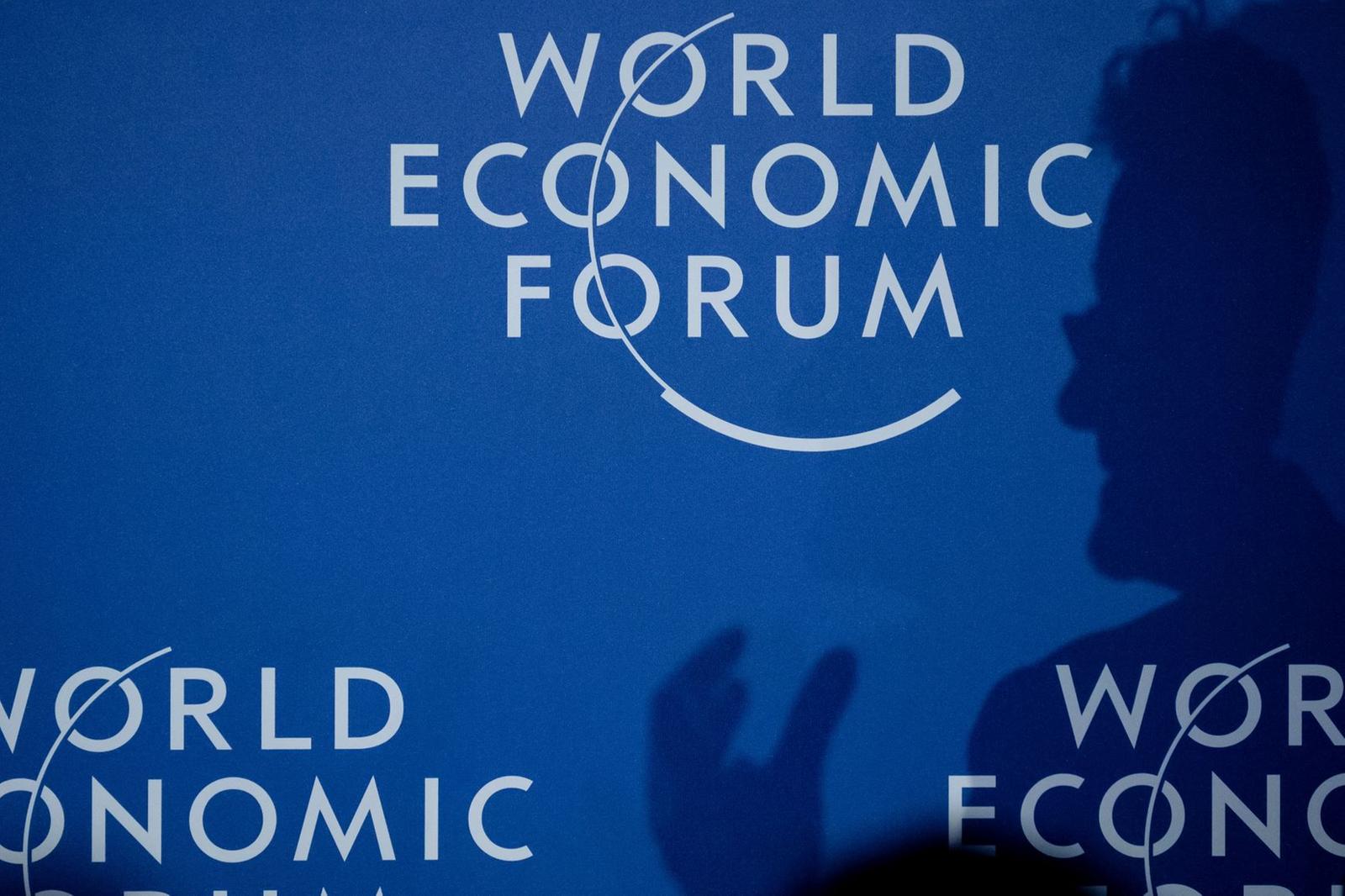 A Davos, l'umore &egrave; cupo e molti capi azienda mettono in dubbio le prospettive economiche