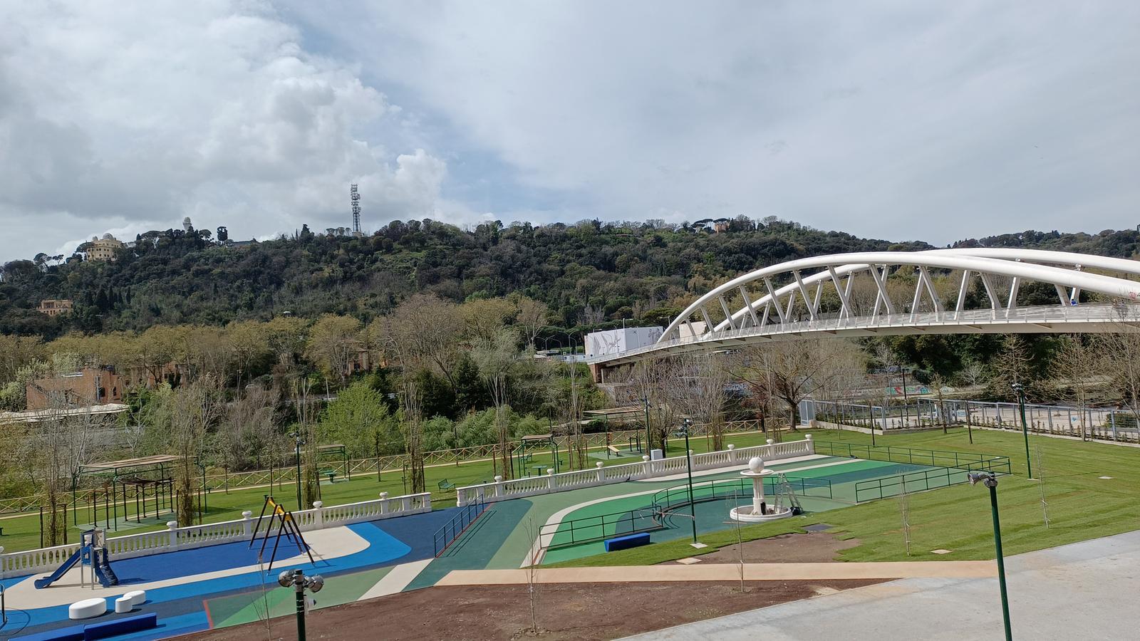 Roma Rifa Poste rifà il look della sua casina dello sport a Roma sotto il ponte ...