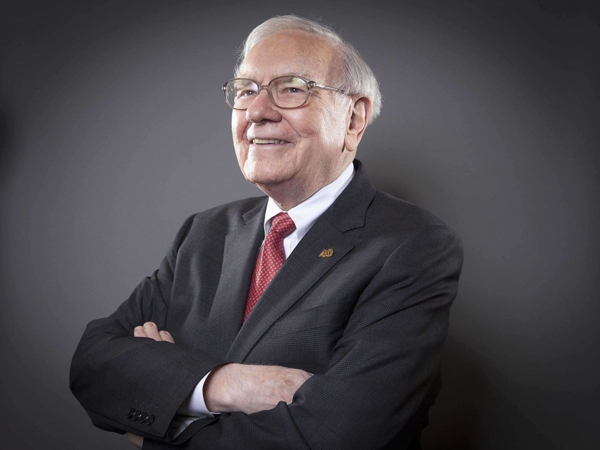 https://static.milanofinanza.it/content_upload/img/2024/09/202409200901461197/WarrenBuffett-375441.jpg