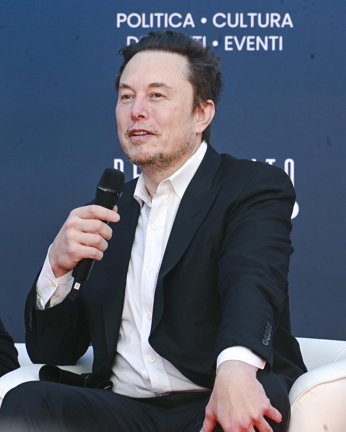 https://static.milanofinanza.it/content_upload/img/2024/11/202411081822256204/ELONMUSKAtrejuOrgoglioitalianoImagoeconomica_2075446-773079.jpg