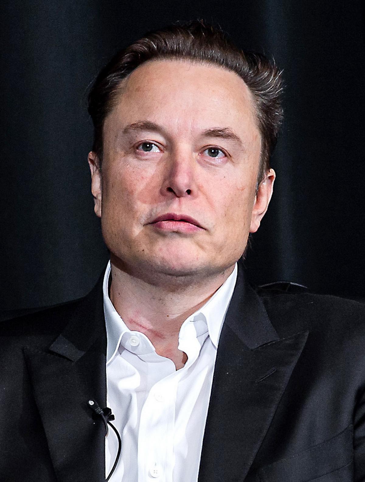 Elon Musk al Pentagono: Discussione Focalizzata su Tecnologia e Cina, Nessun Accenno a Piani di Guerra