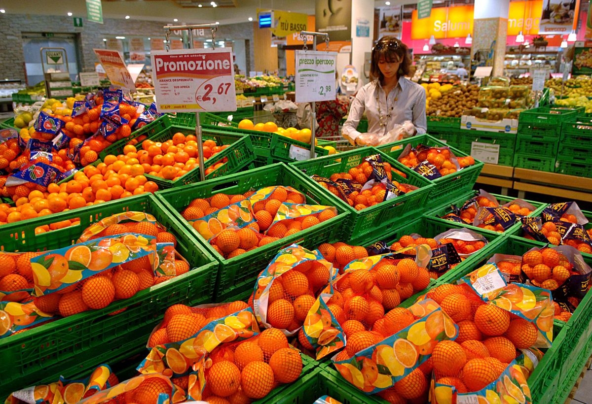 https://static.milanofinanza.it/content_upload/img/2025/05/202505051114414309/alimentari-385610.jpg