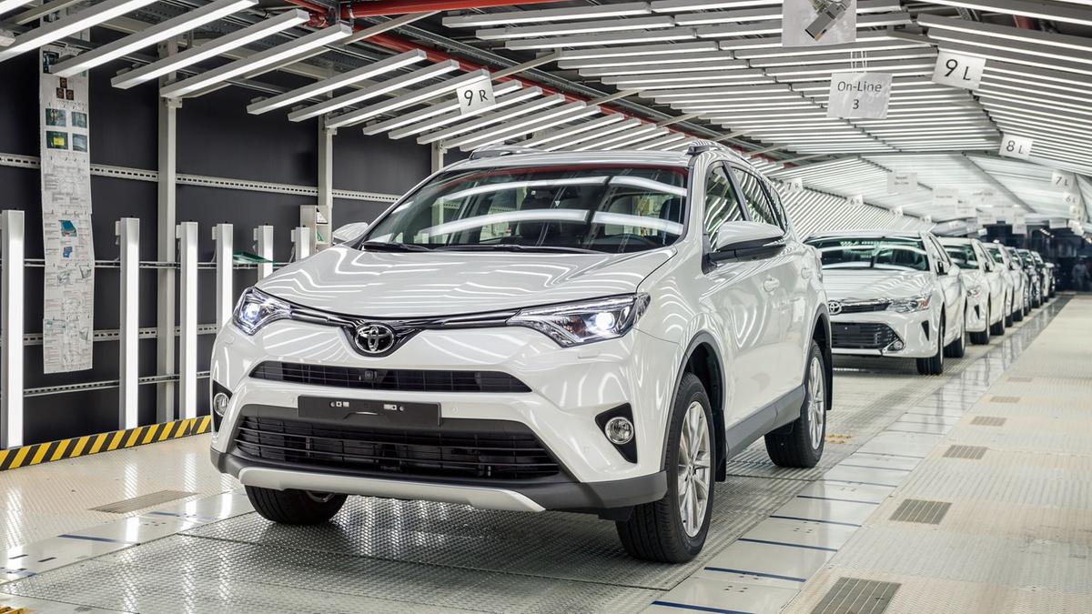 https://static.milanofinanza.it/content_upload/img/2025/05/202505081054334036/toyota-559511.jpg