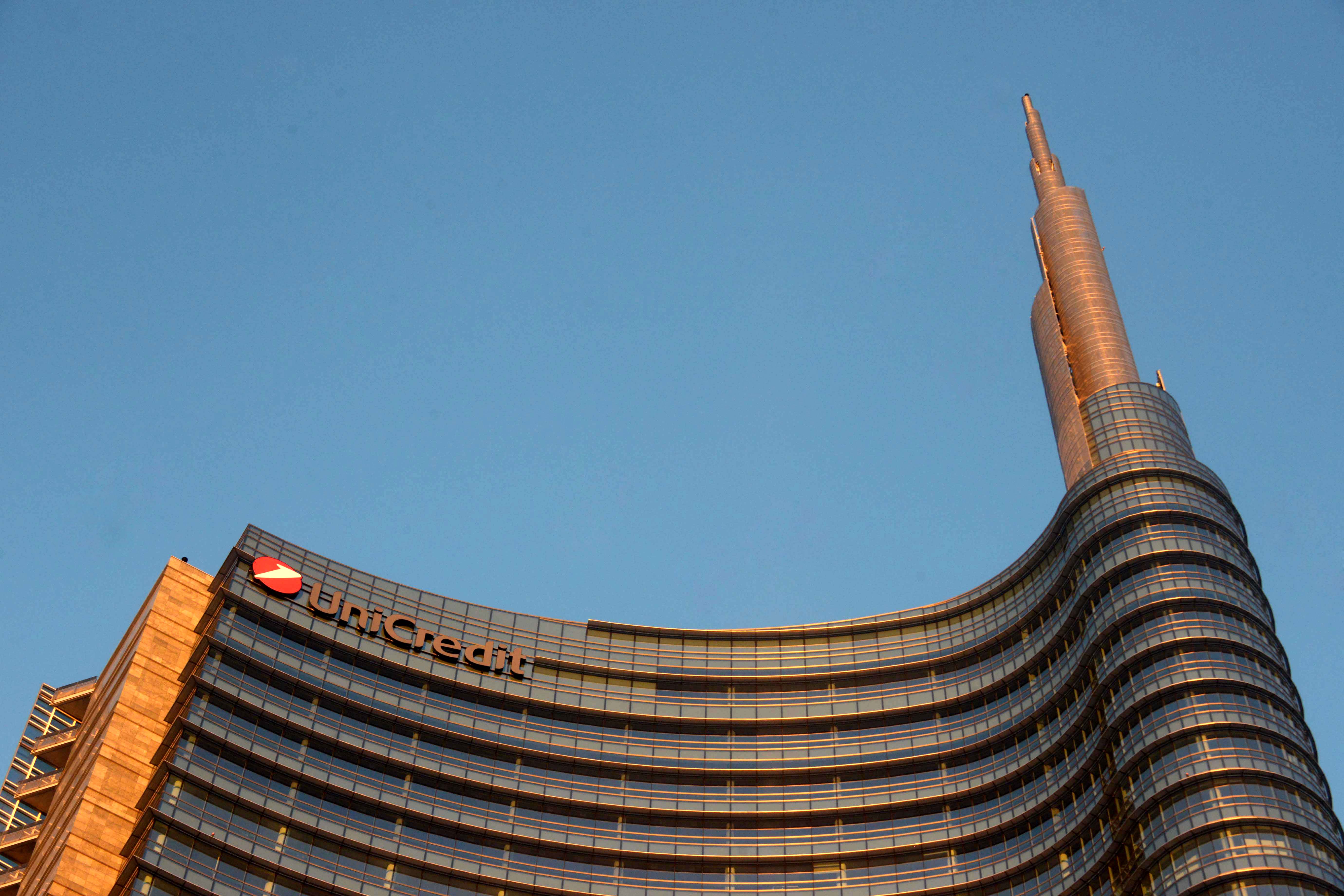 https://static.milanofinanza.it/content_upload/img/2025/05/202505121812341055/Unicredit-544070.jpg