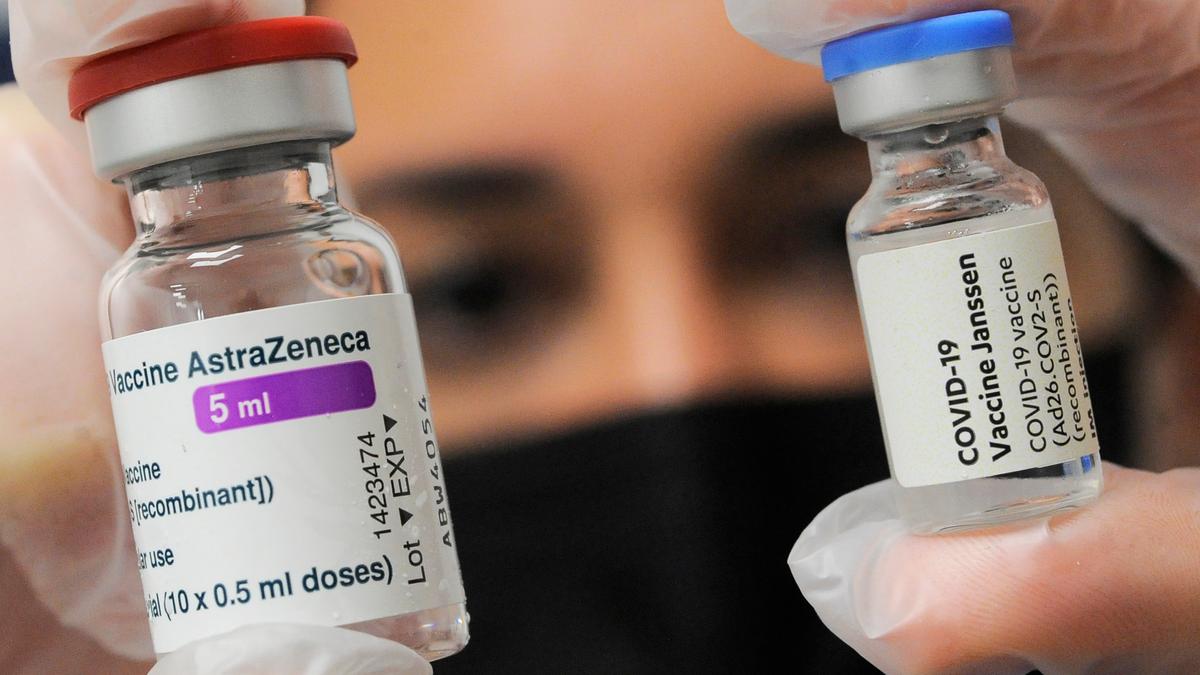https://static.milanofinanza.it/content_upload/img/2025/05/202505141236035511/vaccinicovidastra-248131.jpg
