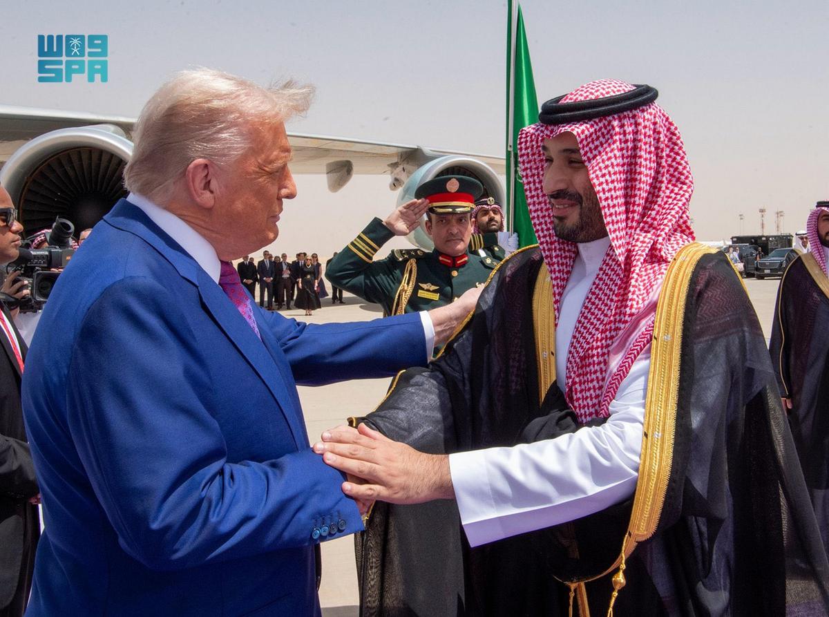 https://static.milanofinanza.it/content_upload/img/2025/05/202505161601026356/TRUMPBINSALMANImagoeconomica_2450315-865189.jpg