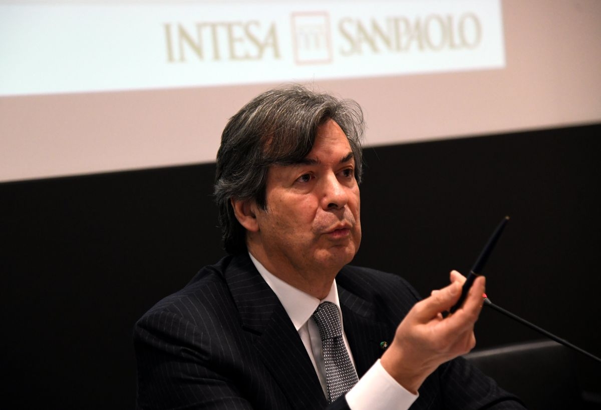 https://static.milanofinanza.it/content_upload/img/2025/05/202505191213102904/carloMessina-146205.jpg