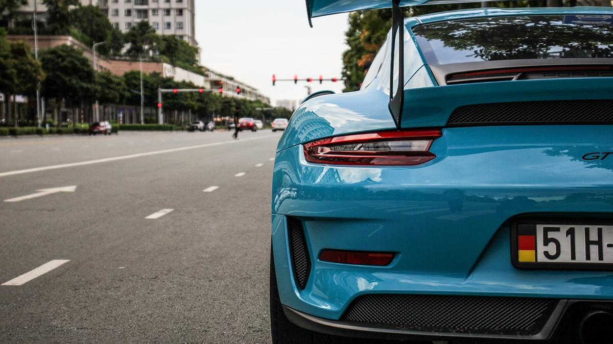 https://static.milanofinanza.it/content_upload/img/2025/05/202505191720172764/porsche-911-gt2-5795128_1280-912421.jpg