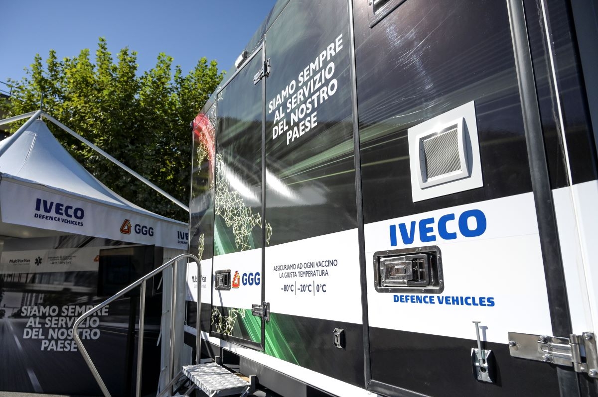 https://static.milanofinanza.it/content_upload/img/2025/05/202505231118031019/Ivecodefence-619155.jpg