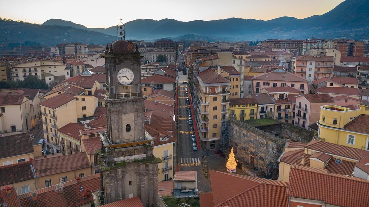 https://static.milanofinanza.it/content_upload/img/2025/05/202505231133228792/avellino-4756277_1280-266016.jpg