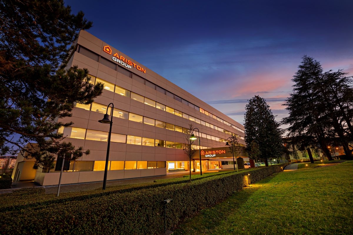 https://static.milanofinanza.it/content_upload/img/2025/05/202505281251201408/Ariston-195649.jpg