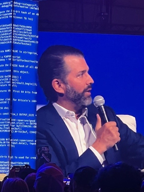 https://static.milanofinanza.it/content_upload/img/2025/06/202506062019018673/TRUMPJR-468971.jpg