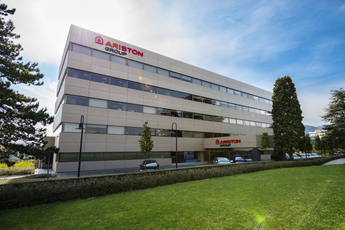 https://static.milanofinanza.it/content_upload/img/2025/06/202506121546543120/ariston-608687.jpg