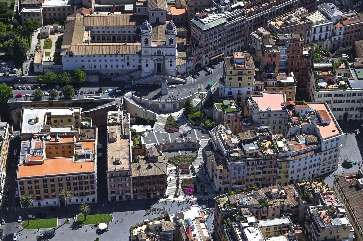 https://static.milanofinanza.it/content_upload/img/2025/06/202506131725133160/Imagoeconomica_1564311-405190.jpg