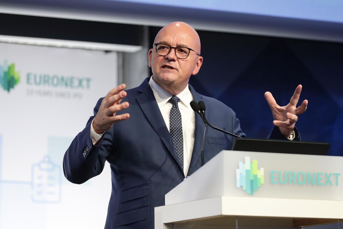 https://static.milanofinanza.it/content_upload/img/2025/06/202506161403532148/StephaneBoujnahEuronext-579007.jpg