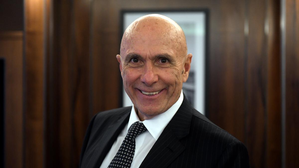 https://static.milanofinanza.it/content_upload/img/2025/06/202506201143259827/PietroGiulianiAzimut-902563.jpg