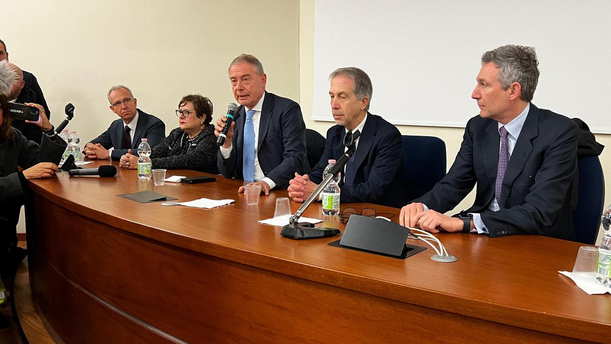 https://static.milanofinanza.it/content_upload/img/2025/07/202507011950125145/Imagoeconomica_2121908-448829.jpg