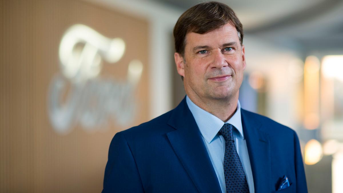 https://static.milanofinanza.it/content_upload/img/2025/07/202507021211267904/Jim_Farley_Headshot-147635.jpg