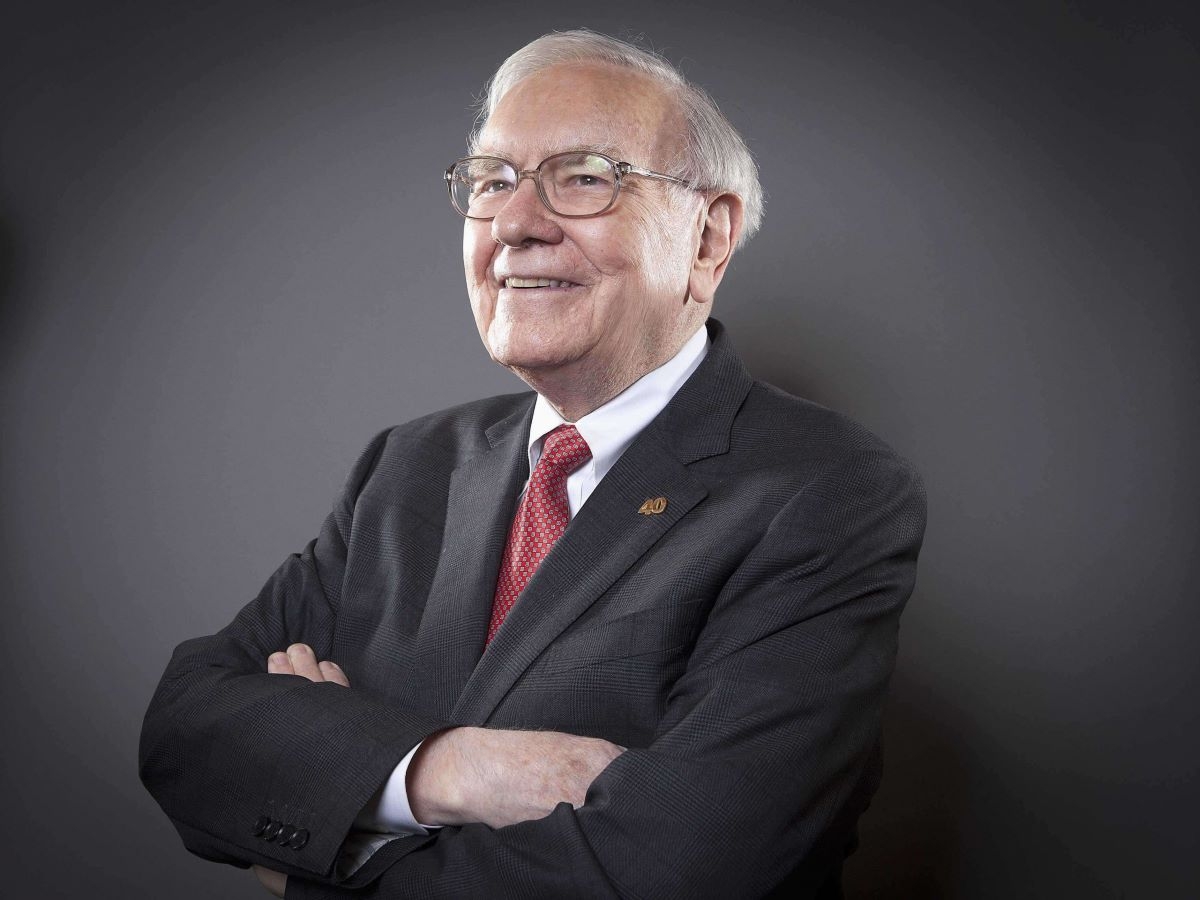 https://static.milanofinanza.it/content_upload/img/2025/07/202507031314326103/WarrenBuffett-341626.jpg