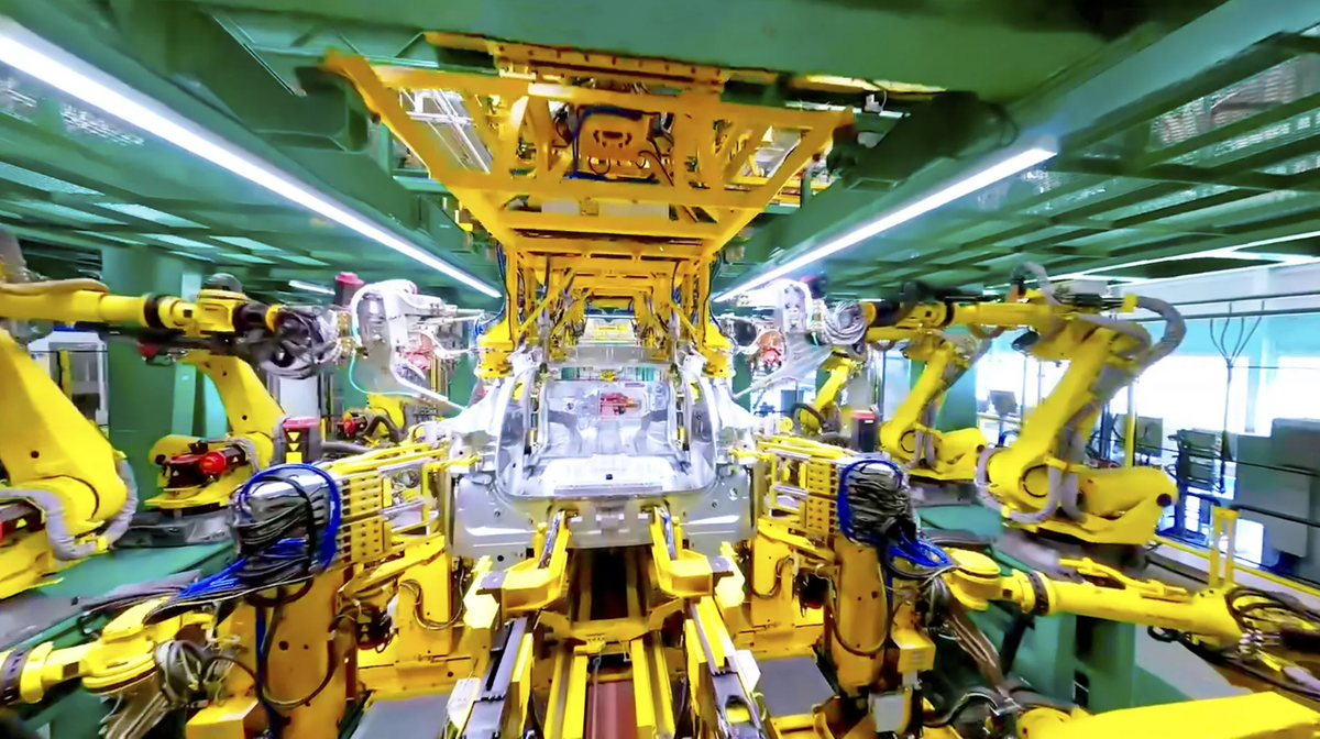 https://static.milanofinanza.it/content_upload/img/2025/07/202507141210171671/RenaultDouai-560923.png