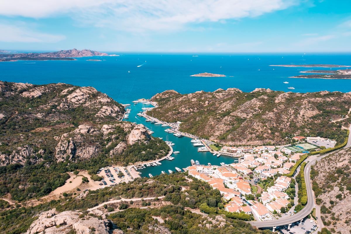 https://static.milanofinanza.it/content_upload/img/2025/07/202507151126517938/PoltuQuatuAerialView-331246.jpg