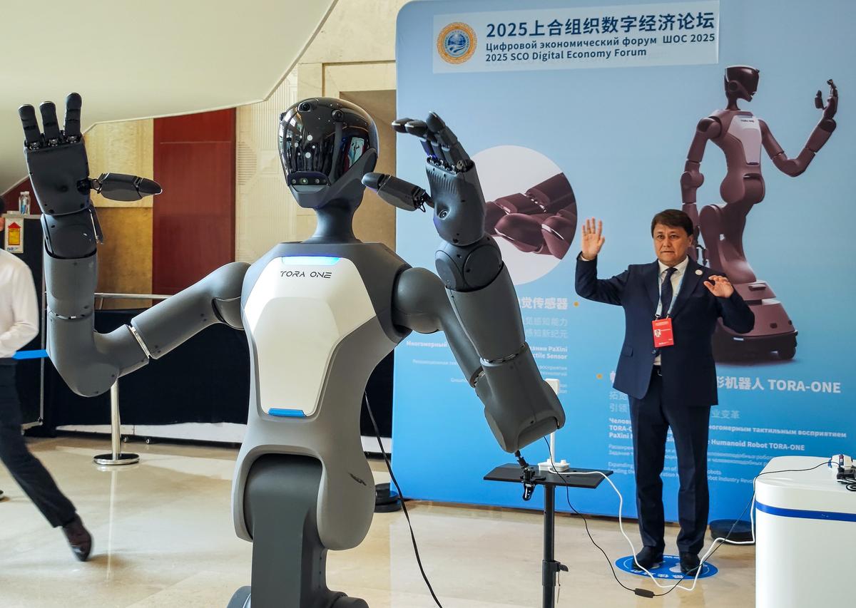 https://static.milanofinanza.it/content_upload/img/2025/07/202507172049413096/scoshanghai-160239.jpg