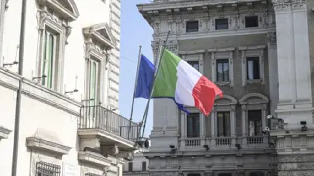 https://static.milanofinanza.it/content_upload/img/2025/07/202507182147438126/bandiera-673443.jpg