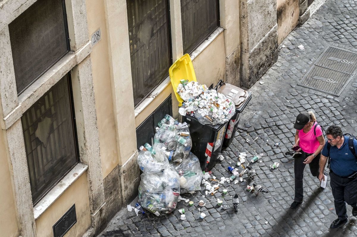 https://static.milanofinanza.it/content_upload/img/2025/07/202507231425086674/bottigliediplastica-424956.jpg