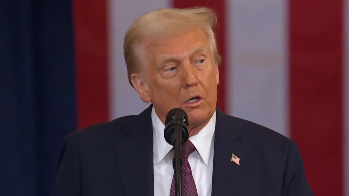 https://static.milanofinanza.it/content_upload/img/2025/07/202507281047583495/trumpinsediamento-592257.jpg