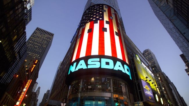 https://static.milanofinanza.it/content_upload/img/2025/08/202508011927158991/Nasdaq_TimesSquare-534161.jpg