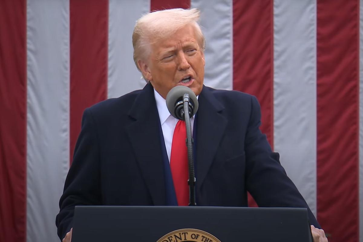 https://static.milanofinanza.it/content_upload/img/2025/08/202508011942007339/TRUMPImagoeconomica_2421011-511229.jpg