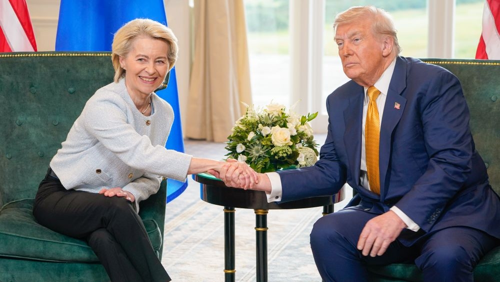 https://static.milanofinanza.it/content_upload/img/2025/08/202508012122012576/trumpursula-190984.jpg
