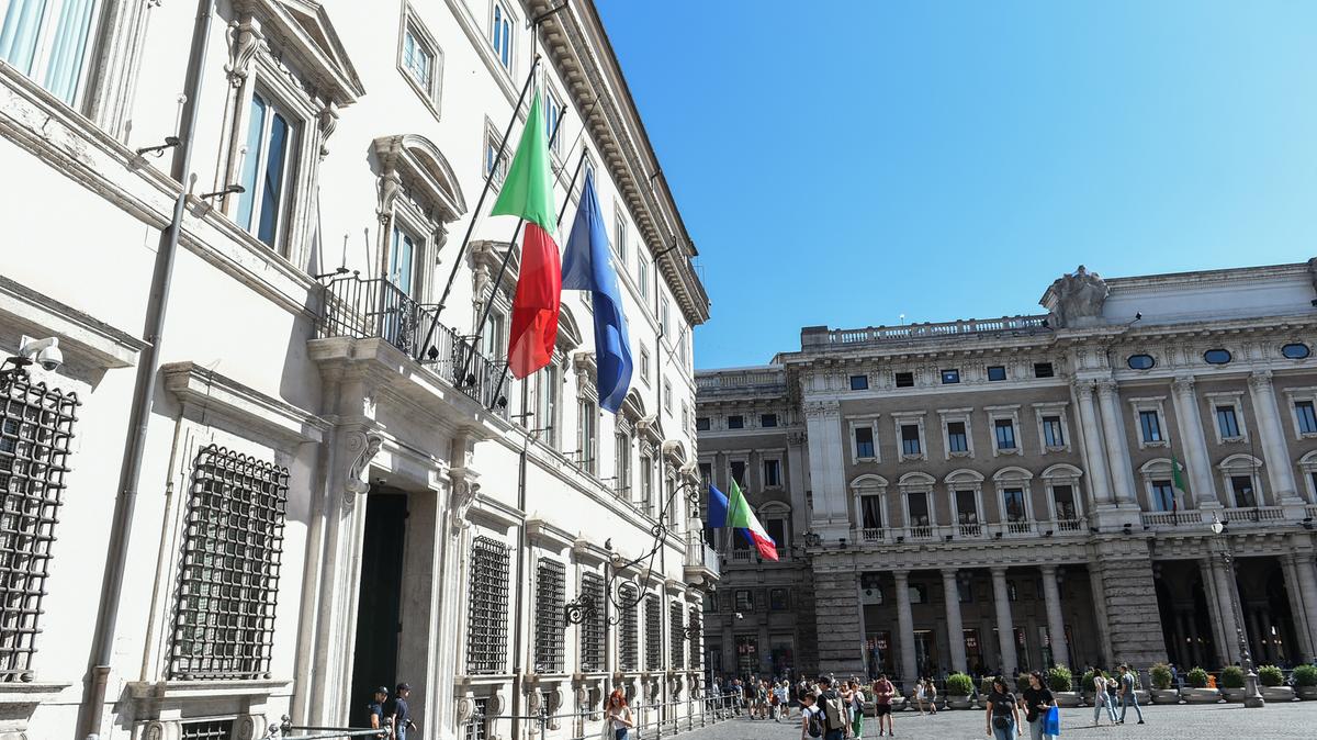 https://static.milanofinanza.it/content_upload/img/2025/08/202508051439316321/Imagoeconomica_22647681-204950.jpg