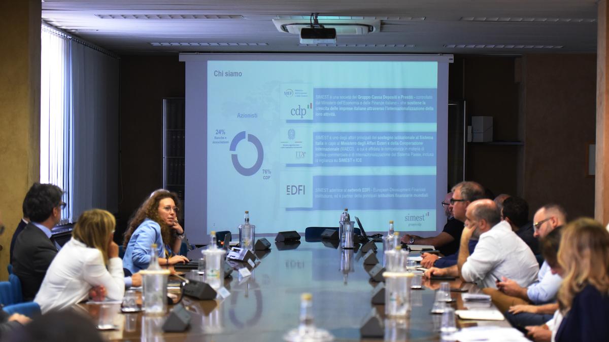 https://static.milanofinanza.it/content_upload/img/2025/08/202508062117082893/Imagoeconomica_2011817-693744.jpg