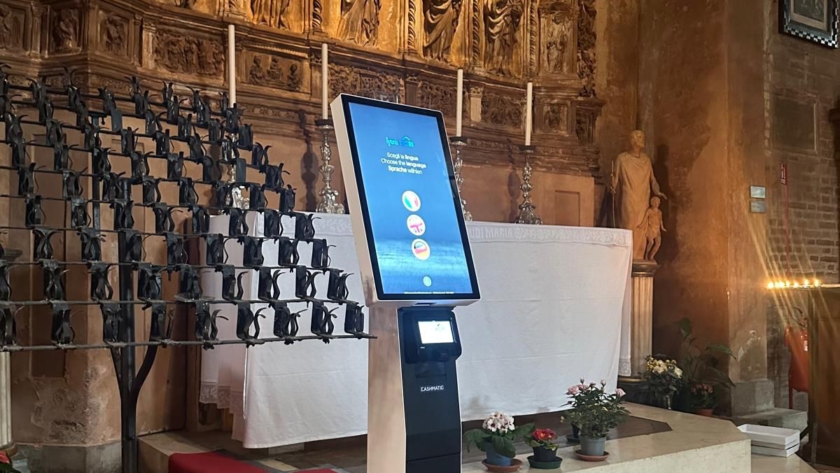 https://static.milanofinanza.it/content_upload/img/2025/08/202508071454019374/TotemSAmbrogioMI_progettoBBPMNumiaCEI-520406.jpg
