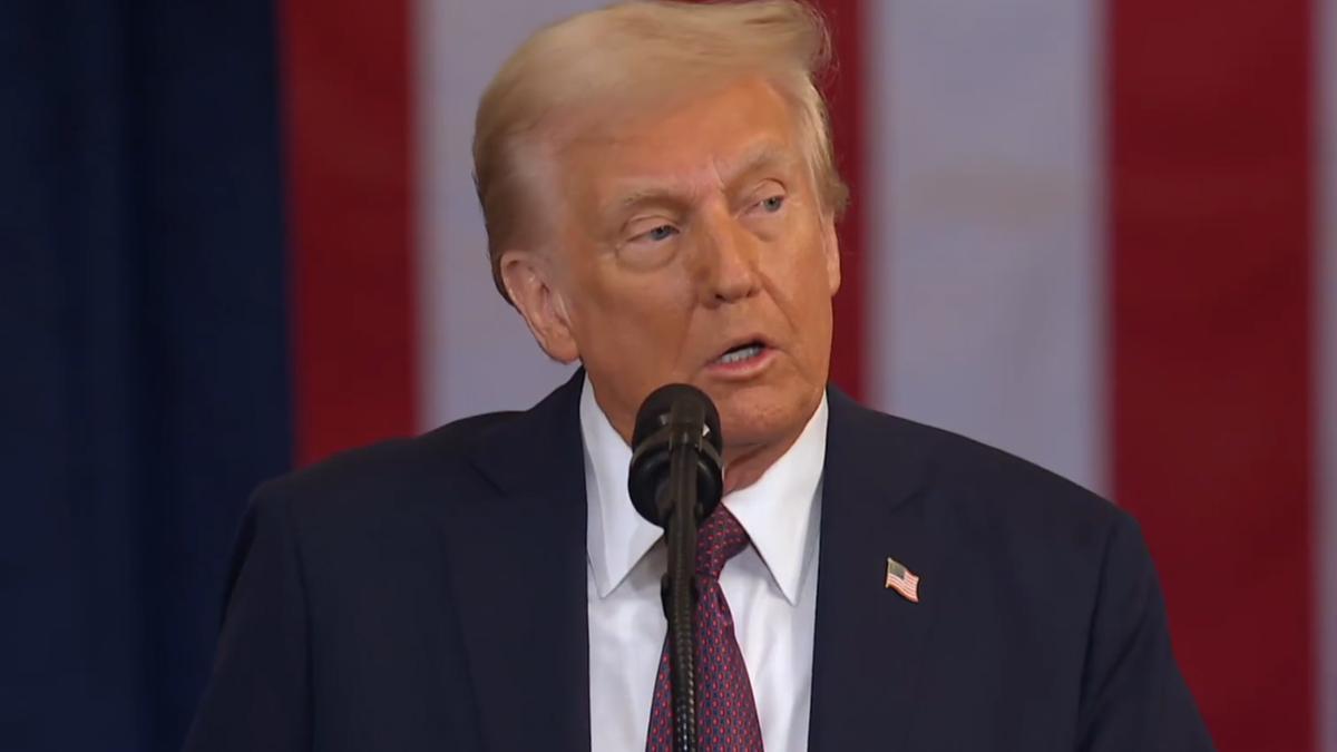 https://static.milanofinanza.it/content_upload/img/2025/08/202508081854501143/trumpinsediamento-895738.jpg