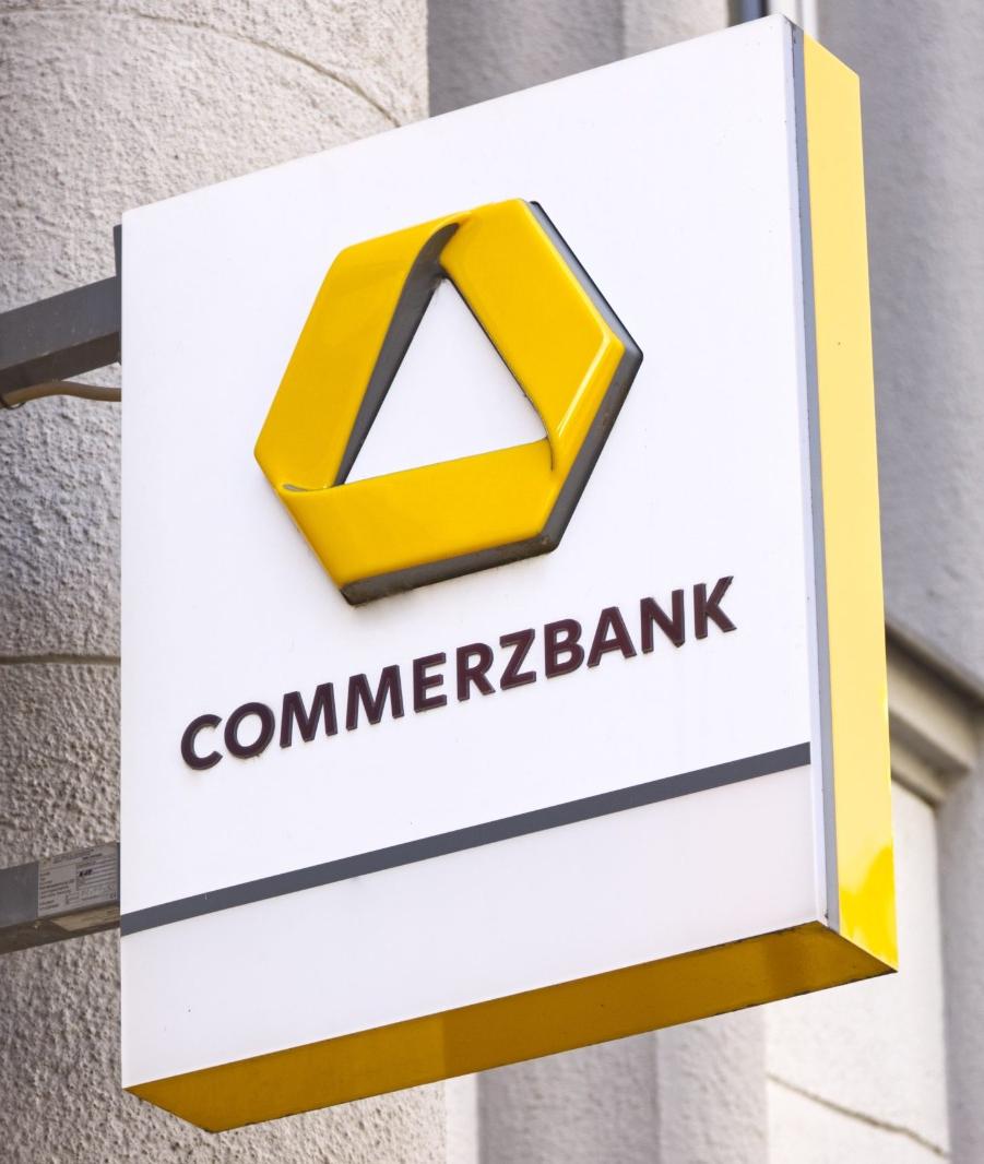 https://static.milanofinanza.it/content_upload/img/2025/08/202508082000367587/Commerzbank-248124.jpeg
