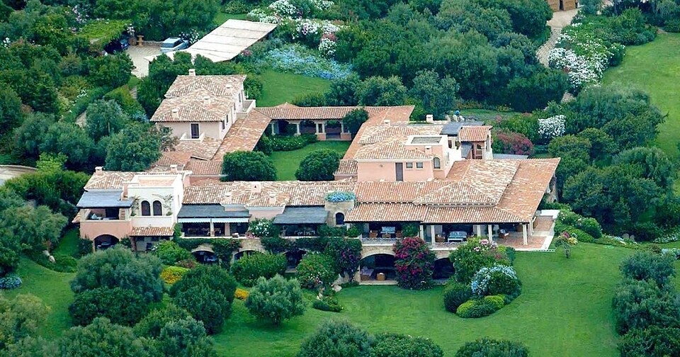 https://static.milanofinanza.it/content_upload/img/2025/08/202508251215344670/Villa_Certosa-291745.jpeg