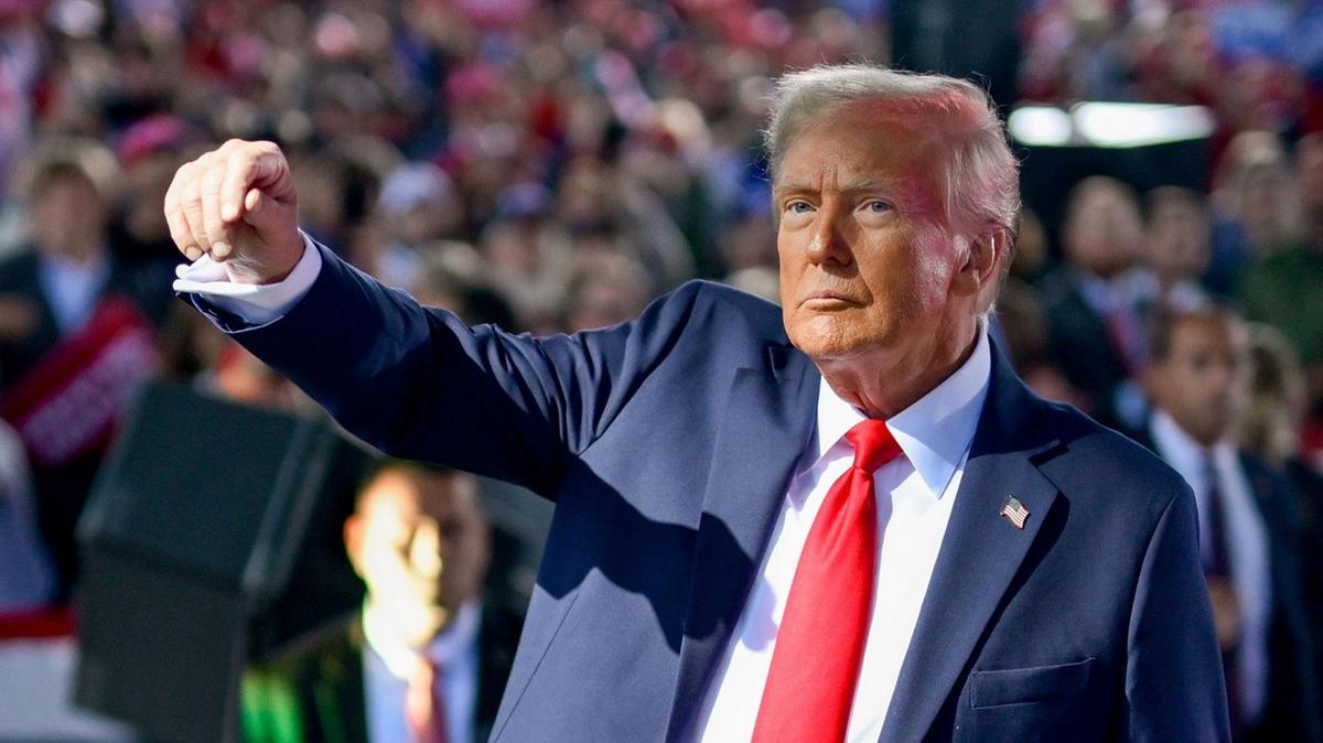 https://static.milanofinanza.it/content_upload/img/2025/08/202508261011256781/donaldTrump-408365.jpg