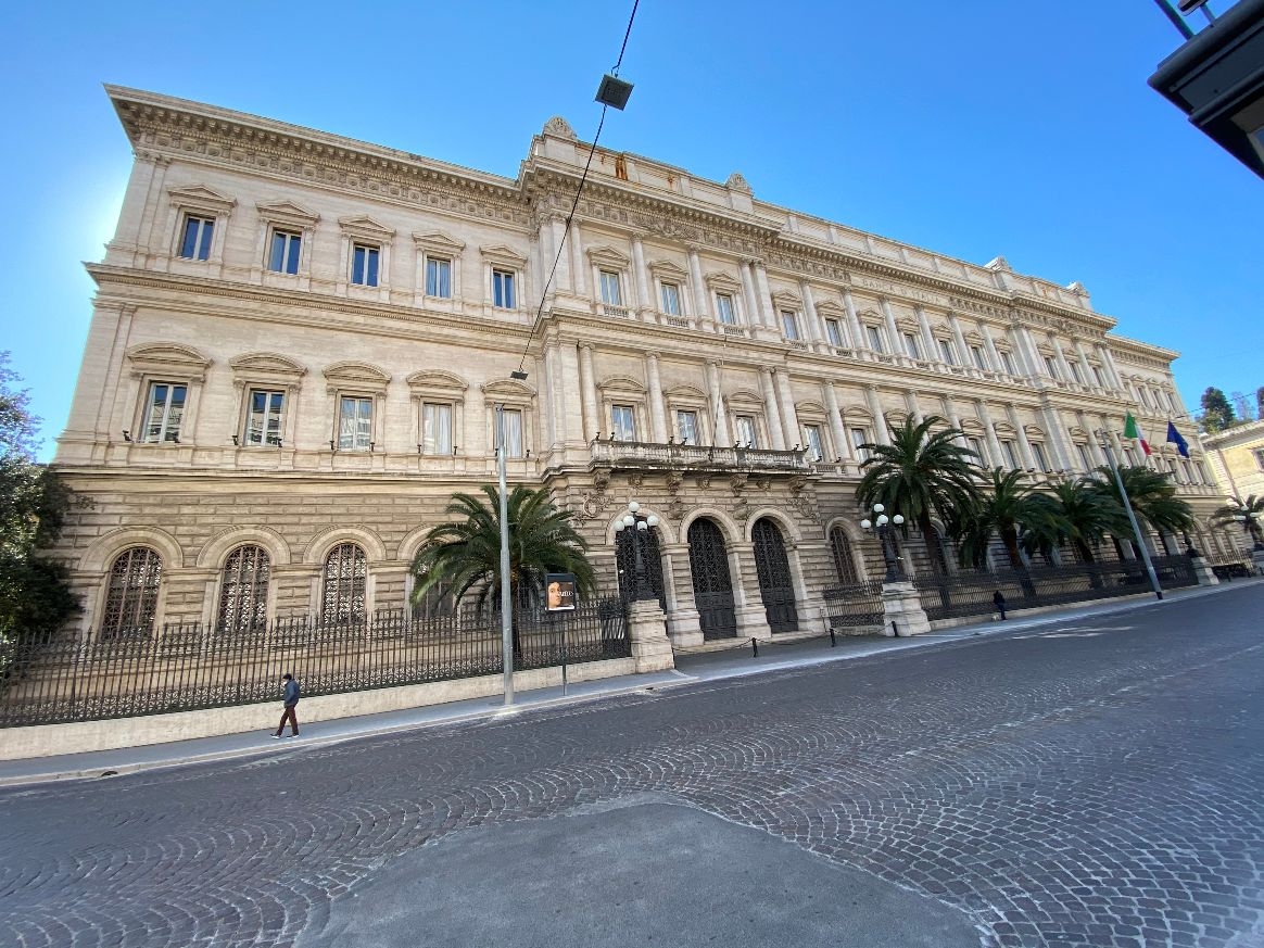 https://static.milanofinanza.it/content_upload/img/2025/09/202509030854179578/Imagoeconomica_1389066-242697.jpg