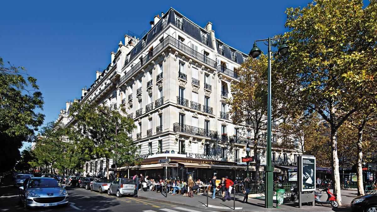 https://static.milanofinanza.it/content_upload/img/2025/09/202509031245236297/553085_Paris-Trocadero_Paris_WE1230_1250_8_CW_Liegenschaftsseite_2400x1350-421616.jpg