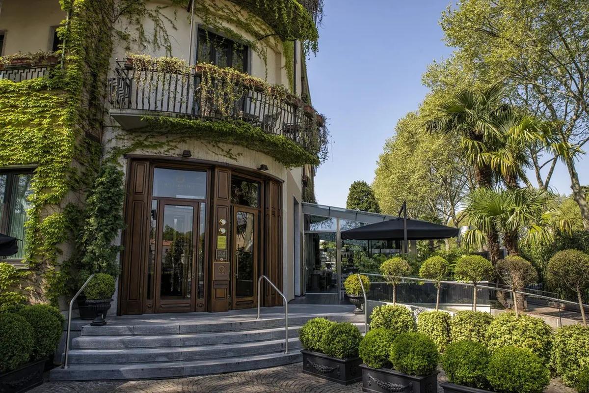 https://static.milanofinanza.it/content_upload/img/2025/09/202509031318107933/hotel2-033_2_6559-1568982791-766200.jpg