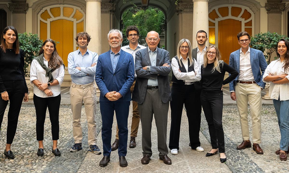 https://static.milanofinanza.it/content_upload/img/2025/10/202510012157438936/foto-team-1-758365.jpg
