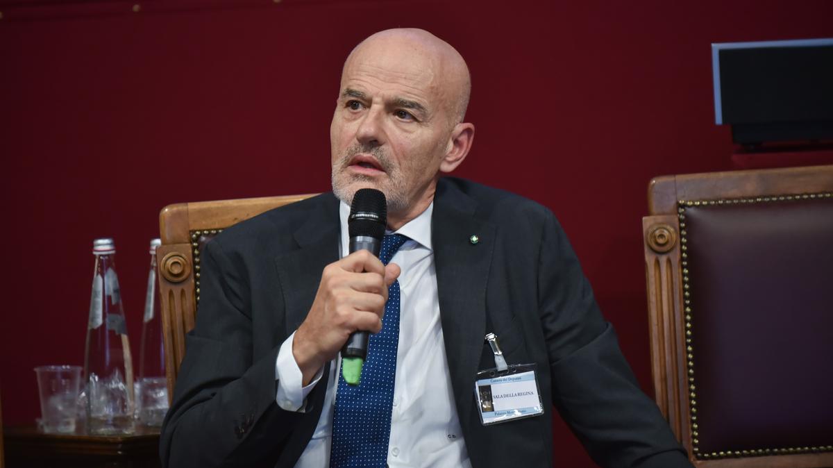 https://static.milanofinanza.it/content_upload/img/2025/10/202510061833414988/ClaudioDescalziluglio2025-470956.jpg
