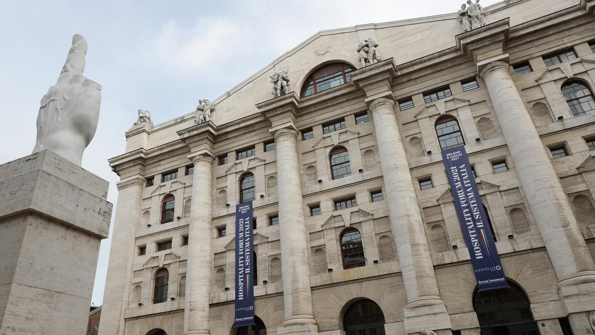 https://static.milanofinanza.it/content_upload/img/2025/10/202510071833172676/BorsaItalianasedegenerica-613163.jpg