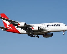 https://static.milanofinanza.it/content_upload/img/2025/10/202510131214063869/QantasAirways-350270.jpg