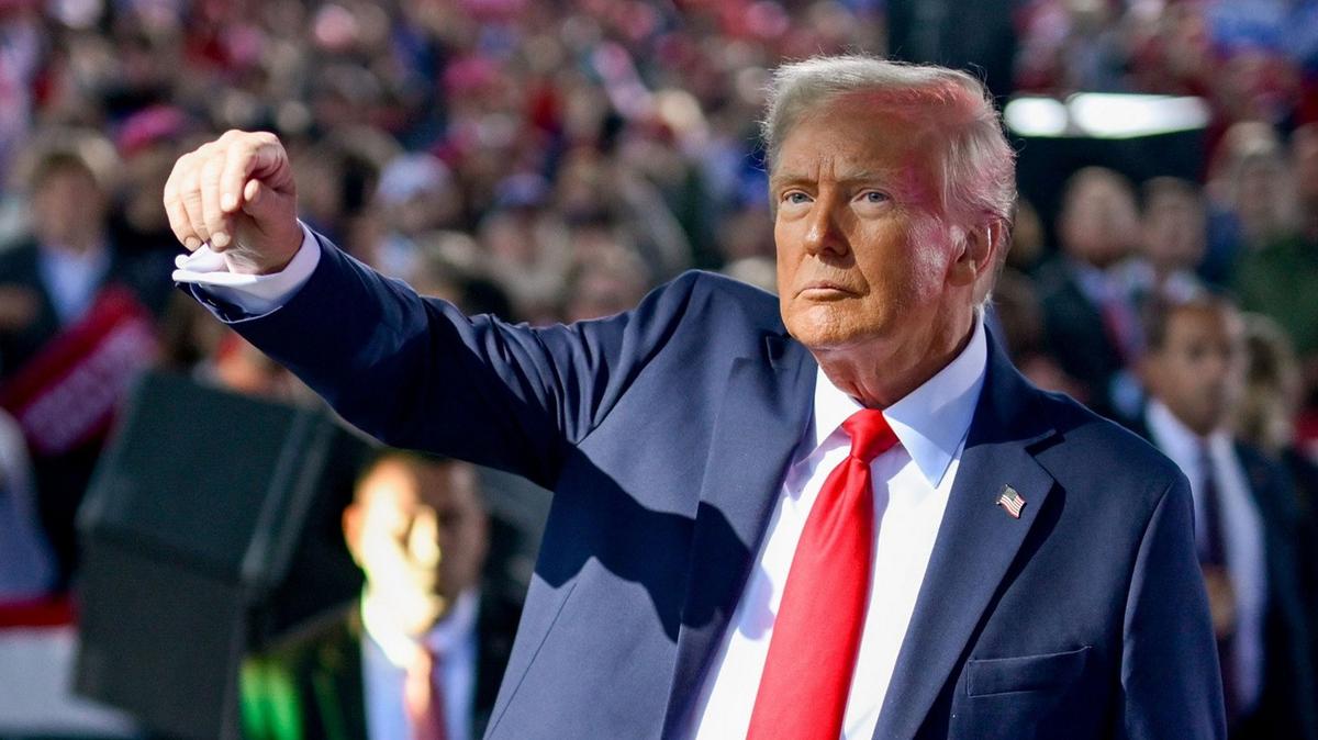 https://static.milanofinanza.it/content_upload/img/2025/10/202510141554194945/donaldTrump-297801.jpg
