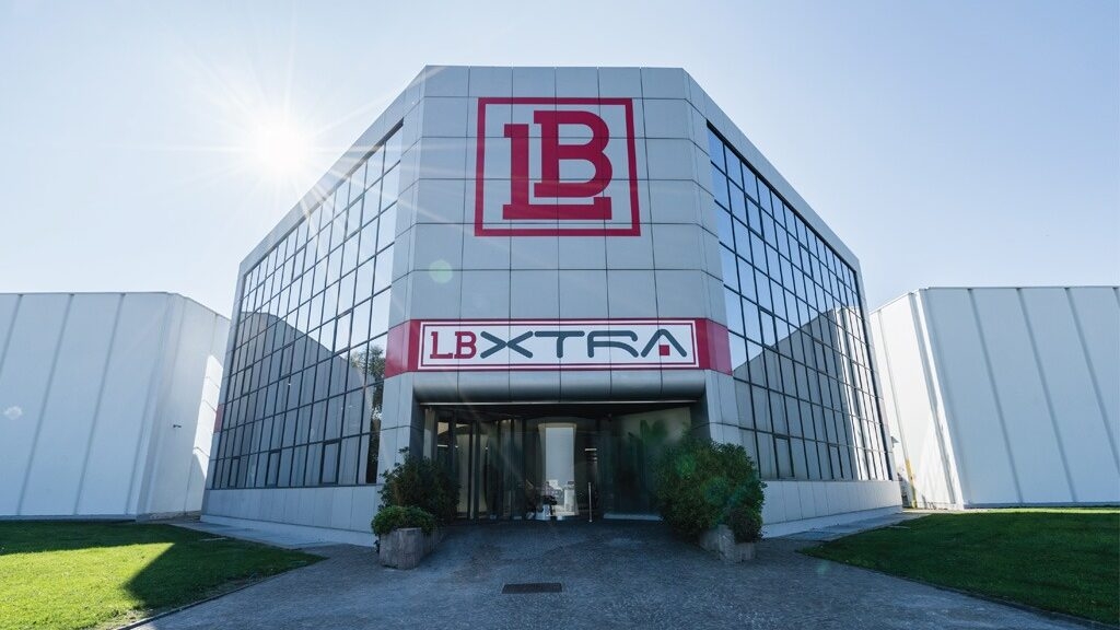 https://static.milanofinanza.it/content_upload/img/2025/10/202510152245427285/Lb-Officine-Meccaniche-e1625497802708-799862.jpg