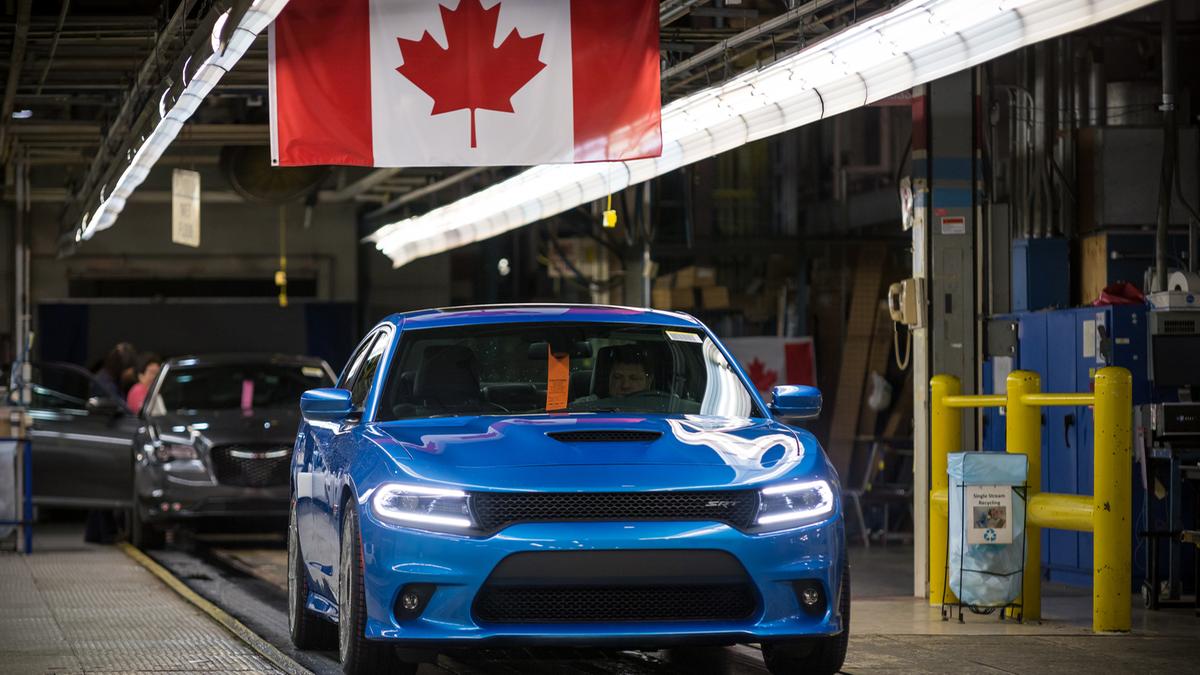 https://static.milanofinanza.it/content_upload/img/2025/10/202510152305448520/FCAChrysler-BramptonAssemblyPlant-160-932627.jpg